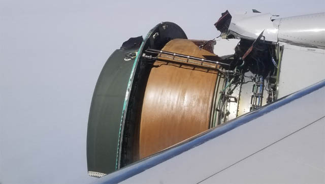 United Boeing 777 Triebwerkschaden
