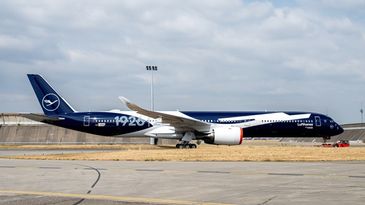 Airbus A3501000 Lufthansa Rollout Pict1.jpg