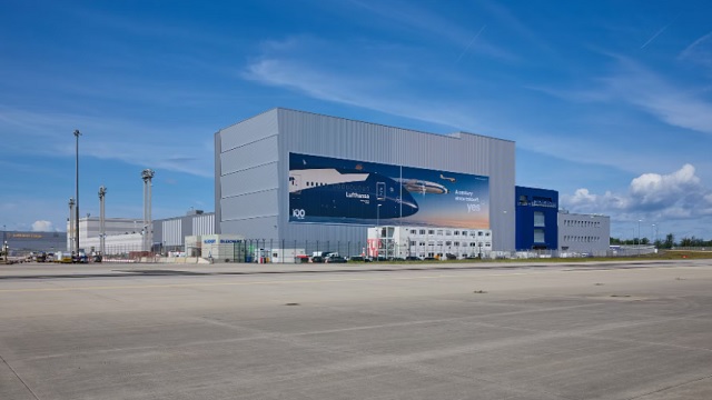 Lufthansa Cargo Frankfurt Lc Cevo.jpg