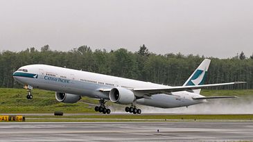 Boeing777300ERCathay400x263