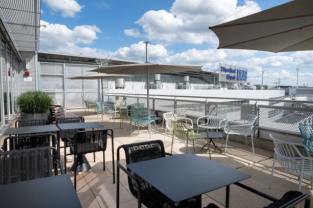 Terrasse Der Dus Rhein Lounge.jpg