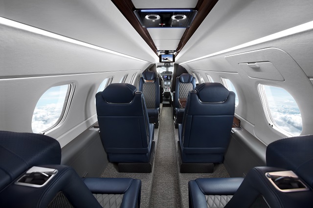 Phenom 300 Ev Kabine.jpg