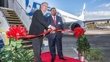 UTAir_first_Boeing737800NG_400