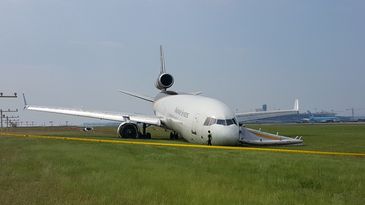 MD-11F UPS runway excursion Incheon