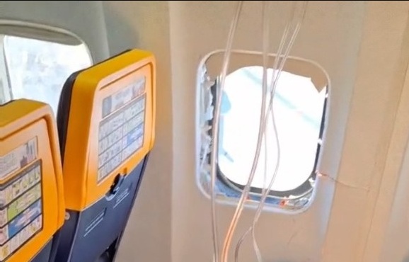 Ryanair Geborstenes Fenster .jpg