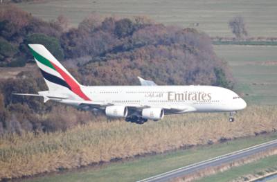 A380_Emirates_Rom_400