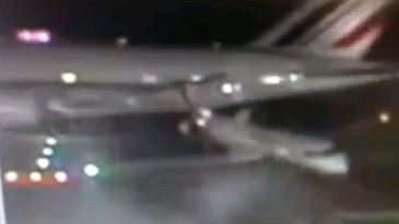 A380_versus_CRJ_400x263