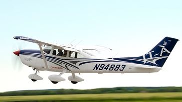 Cessna_182_JTA_400