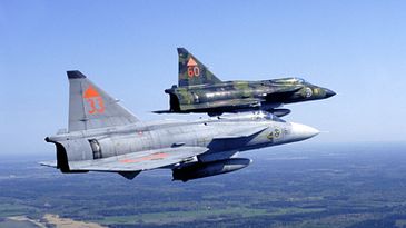 Saab37Formation_400x263