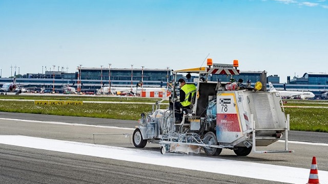 Flughafen Hamburg Arbeiten an Piste