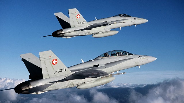 F A18 CD Schweizer Luftwaffe 1.jpg