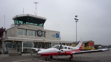 Piper Seneca Flugplatz Grenchen