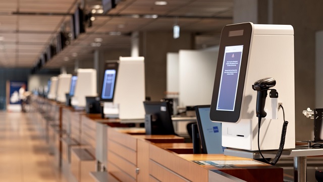Hybrid Schalter Flughafen Hamburg.jpg