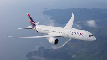 Latam Airlines Boeing 787 