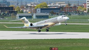 Bombardier Global 7000 FTV3 Erstflug