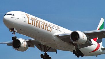 Emirates_STD777300_400x263