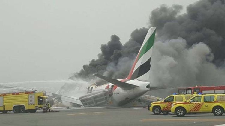 Emirates Boeing 777-300 Bruchlandung Dubai 