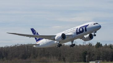 Boeing_787_LOT_400