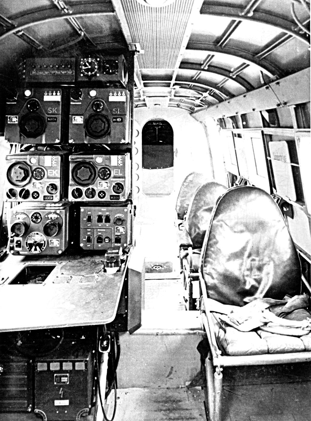 Siebel Si 204 D Kabine.jpg