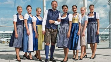 Lufthansa Trachtencrew 2016