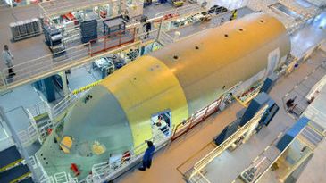 Airbus_A350_Cockpit_Fuselage_400