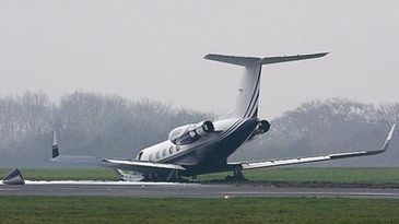 Gulfstream_GIII_runway_excursion_400