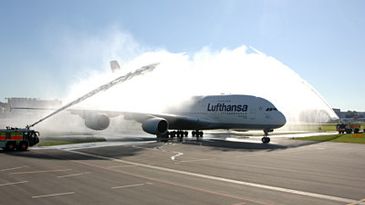 LufthansaA380Zurich_400x263