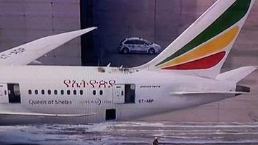 Heathrow_Boeing787_Ethiopian_fire_400