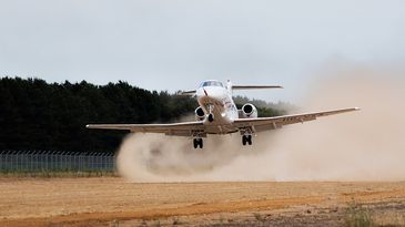 PC-24 auf Naturpiste