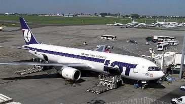 Boeing767_LOT_400