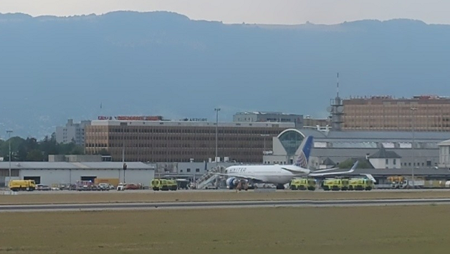 United Boeing767300 Er Gva Parkposition.png