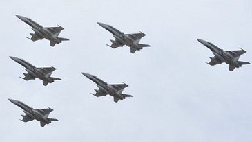 CF18_Canada_departing_to_Romania_400x252