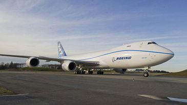 747_8F_400x263