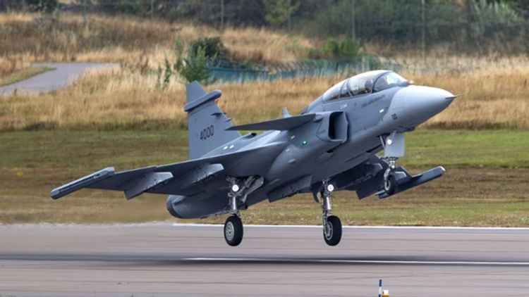 Saab Gripen F Erstflug.jpg