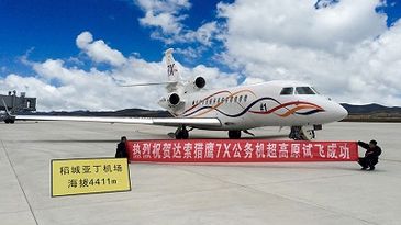 Dassault_Falcon7X_High_Altitude_400