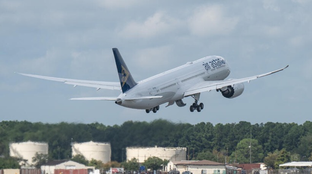 Air Astana Boeing 787 First Flight.jpg