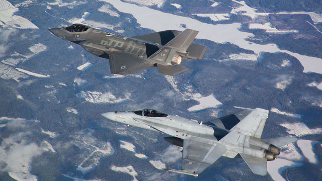 F/A-18C mit F-35A über Finnland