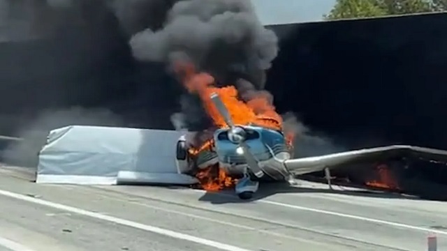 Piper PA-32 Bruchlandung auf der Autobahn